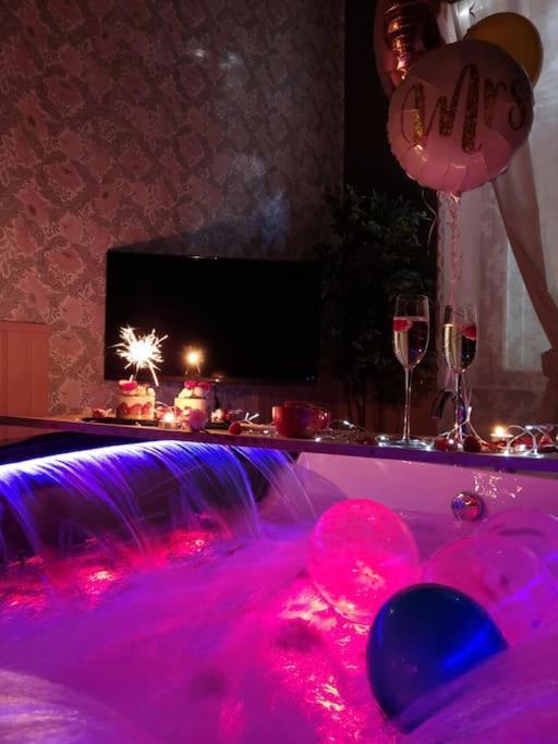 Royal Room Jacuzzi Haut De Gamme Centre Ville Mulhouse Exteriör bild