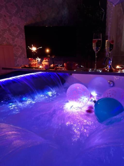 Royal Room Jacuzzi Haut De Gamme Centre Ville Mulhouse Exteriör bild